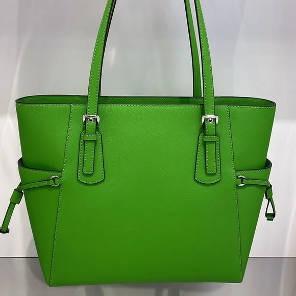 Michael Kors Voyager Large Saffiano Leather Tote Bag
Jungle Green 
NWT - Picture 3 of 16